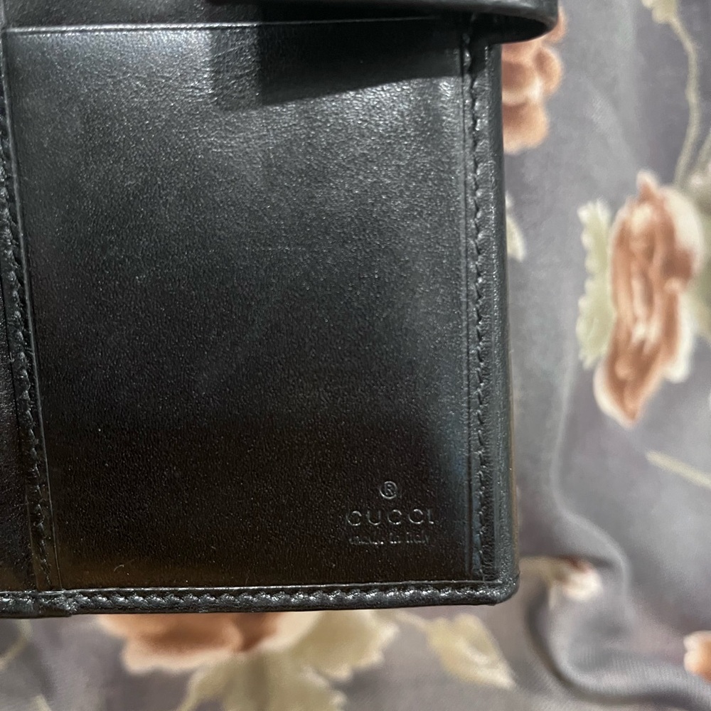 Gucci Leather Wallet made in Italy. Edges very good condition.Stamp 112715-2149 - Picture 3 of 14